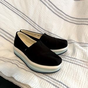 NWOT tom’s platforms